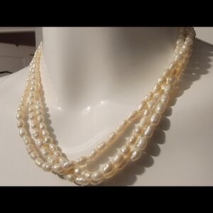 Vintage Cream Pearl Necklace